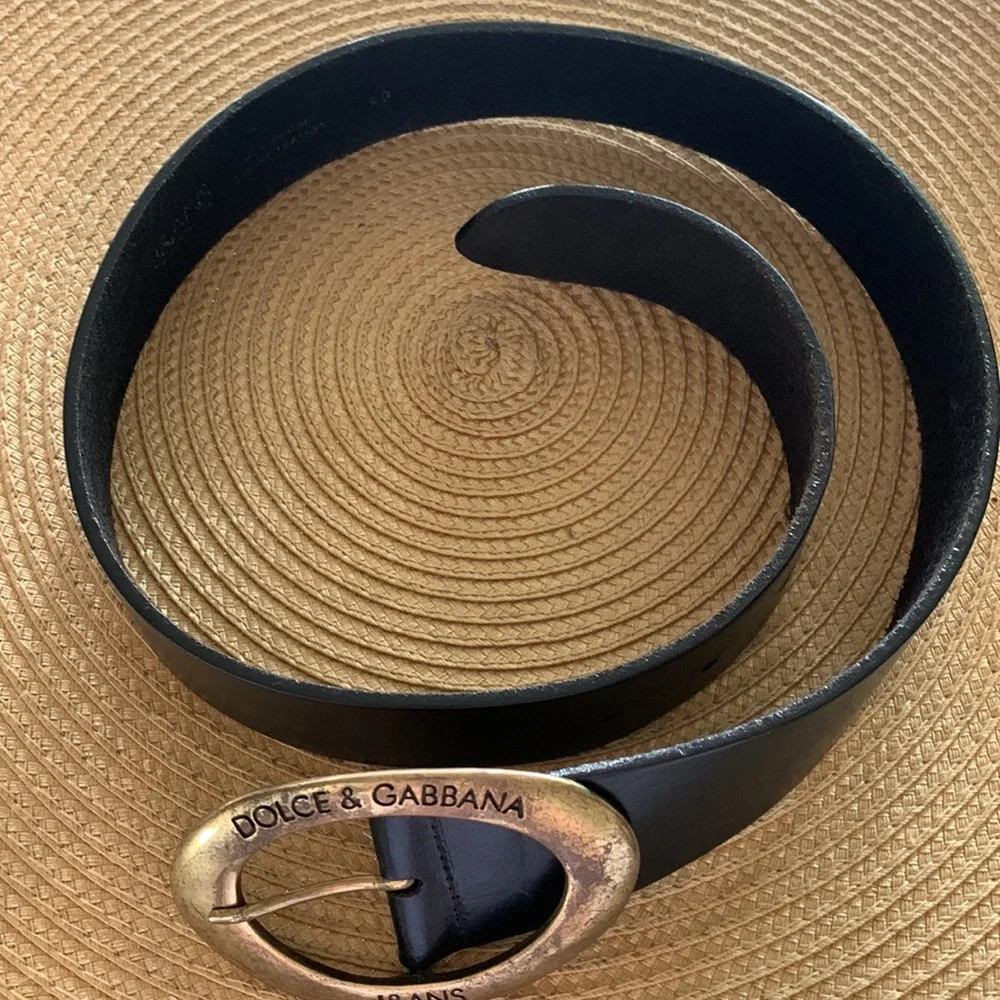 Dolce & Gabbana Black Leather Belt with Aged Gold Oval Buckle - Picture 2 of 3